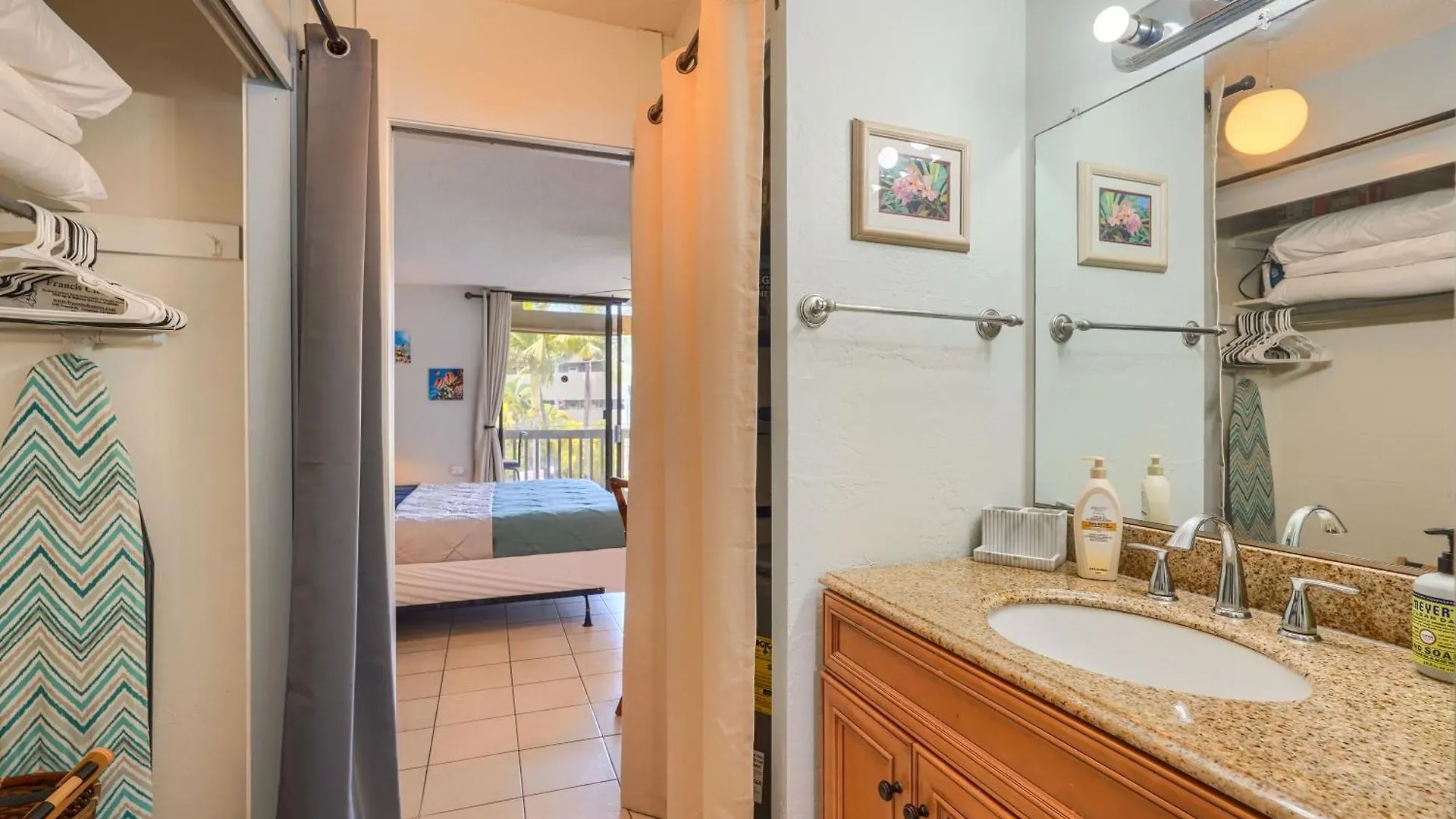 Couples Beach Studio / Relaxing & Comfortable. Kailua-Kona